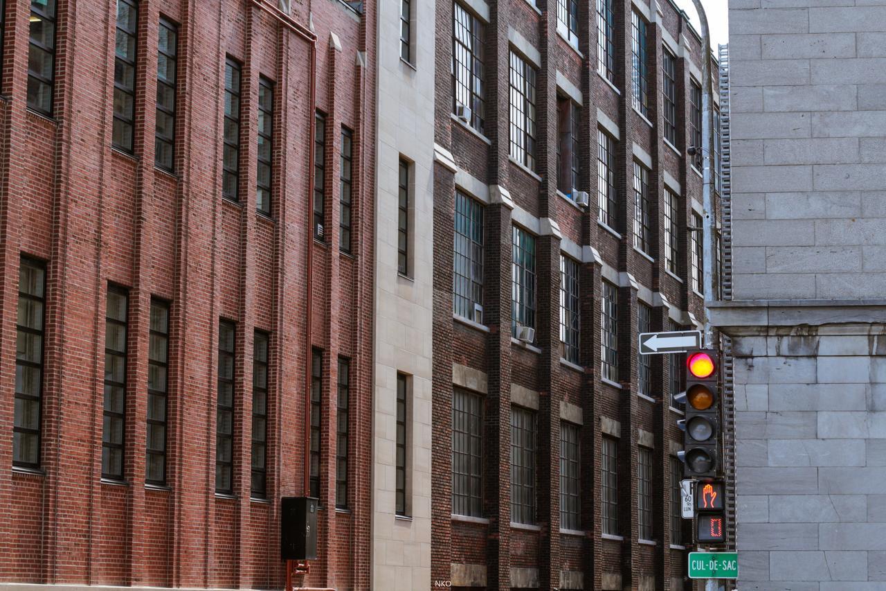 Pied-A-Terre Mont-Royal Hostel Montreal Bagian luar foto