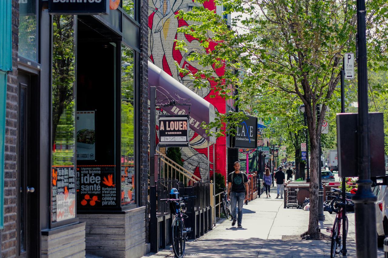 Pied-A-Terre Mont-Royal Hostel Montreal Bagian luar foto