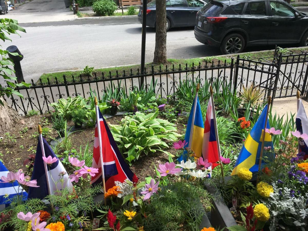 Pied-A-Terre Mont-Royal Hostel Montreal Bagian luar foto