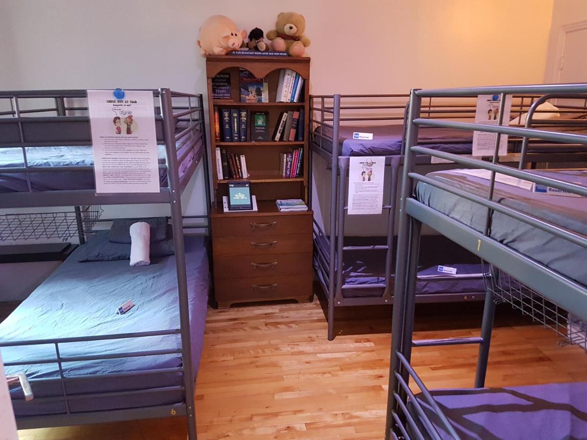 Pied-A-Terre Mont-Royal Hostel Montreal Bagian luar foto
