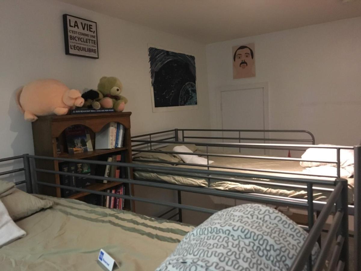 Pied-A-Terre Mont-Royal Hostel Montreal Bagian luar foto